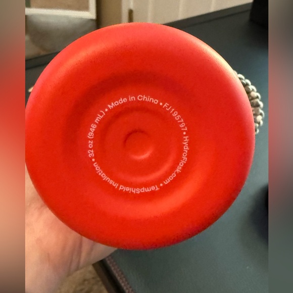 Red Hydro Flask - 32 oz with white glitter boot, paracord handle, and sipper - Picture 5 of 8